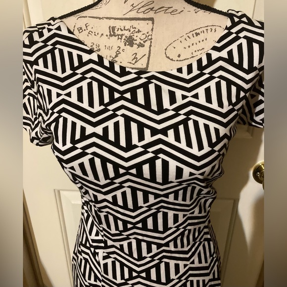 Ladies Size 8 Cato Fitted Long Dress - Picture 6 of 16